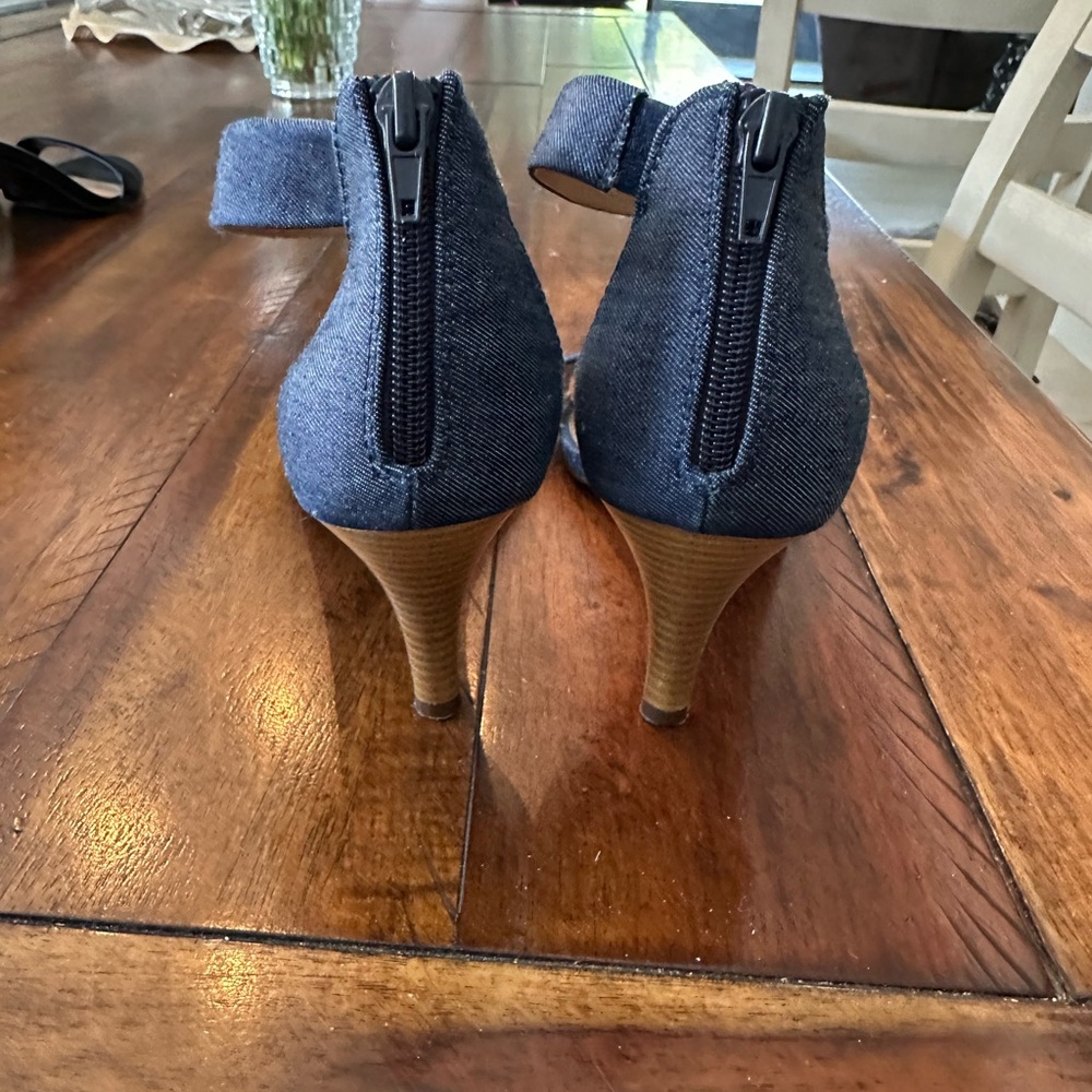 Stylish Denim Women's Sandals - Picture 4 of 7